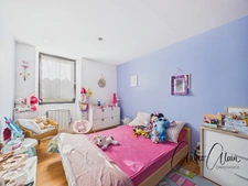 Maison en pierre de 179 m² entièrement rénovée avec jardin et terrasse 