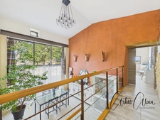 Maison en pierre de 179 m² entièrement rénovée avec jardin et terrasse 