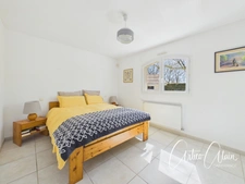 Maison familiale de standing – 230 m² – Terrain arboré de 2 080 m² avec piscine 