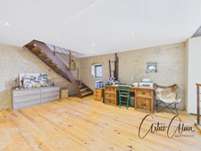 Maison en pierre de 179 m² entièrement rénovée avec jardin et terrasse 