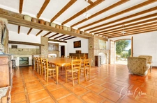Character house of 283 m² with outbuildings and great potential on more than 9,000 m² of land.