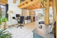 Character house of 283 m² with outbuildings and great potential on more than 9,000 m² of land.