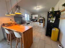 SOUS COMPROMIS DE VENTE Maison secteur recherché au Paradou, piscine, garage au calme. 