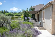 Maison plain-pied - 285 m2 - Maussane-les-Alpilles - 1800 m2 de terrain, piscine, pool house au calme. 