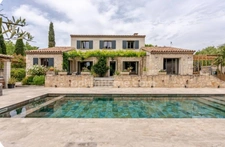 Exclusivité - Mas en pierre 257 m2 1111 m2 de terrain, piscine chauffée au Paradou 