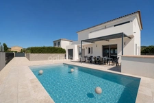 Villa contemporaine, 150 m2, 4 chambres, piscine 