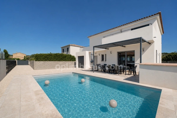 Villa contemporaine, 150 m2, 4 chambres, piscine 