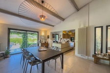 Maison plain-pied - 285 m2 - Maussane-les-Alpilles - 1800 m2 de terrain, piscine, pool house au calme. 