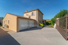 Paradou, Maison 145 m2, piscine chauffée, 1000 M2 de terrain l’art de vivre à deux pas du village