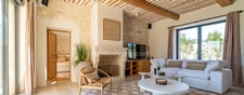 Magnifique Mas 359 m2 - terrain de 1885 m2 - piscine - dépendance - garage 