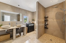 Villa contemporaine, 150 m2, 4 chambres, piscine 