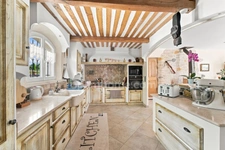 Paradou, Maison 145 m2, piscine chauffée, 1000 M2 de terrain l’art de vivre à deux pas du village