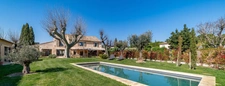 Magnifique Mas 359 m2 - terrain de 1885 m2 - piscine - dépendance - garage 