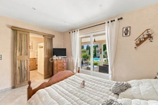 Paradou, Maison 145 m2, piscine chauffée, 1000 M2 de terrain l’art de vivre à deux pas du village
