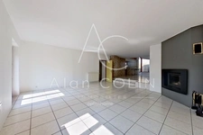 Maison en pierre de caractère – 170 m² habitables – beaux volumes – proche frontière luxembourgeoise