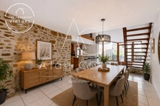 Maison en pierre de caractère – 170 m² habitables – beaux volumes – proche frontière luxembourgeoise