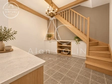 Maison de village atypique avec jardin, garage et combles aménageables à Labry