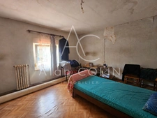 Maison avec jardin, deux chambres et combles aménageables à Knutange