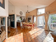 MAISON ATYPIQUE DE 80 M² SUR PLUS DE 1 000 M² DE TERRAIN