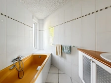MAISON ATYPIQUE DE 80 M² SUR PLUS DE 1 000 M² DE TERRAIN
