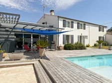 Coup de cœur ! Demeure de caractère rénovée avec piscine