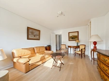 3-ROOM APARTMENT TOP FLOOR HAMEAU BOILEAU