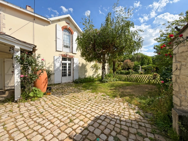 Maison à vendre 7 pièces LA ROCHELLE (17)