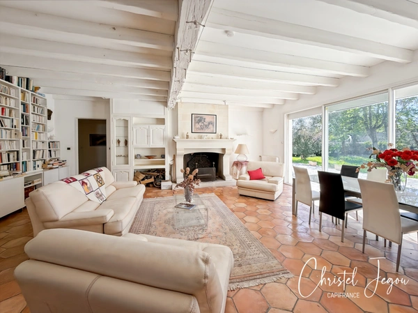 Maison à vendre 8 pièces proche de LA ROCHELLE (17)