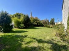 Terrain constructible de 1078 m² à vendre au cœur de Bourgneuf