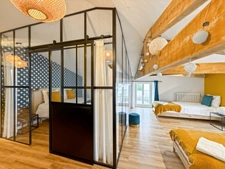 PRESTIGIOUS 10-ROOM PROPERTY NEAR LA ROCHELLE