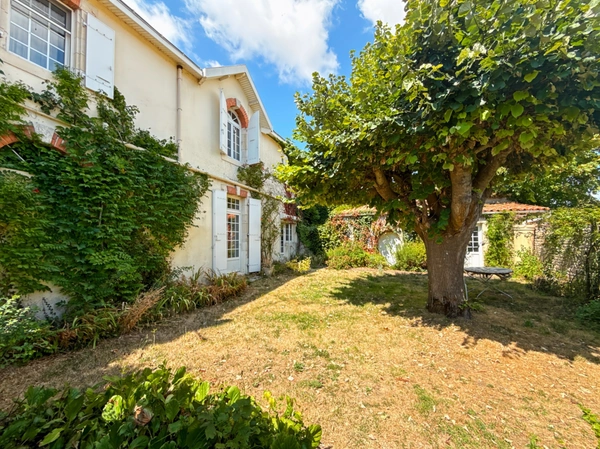Maison à vendre 7 pièces LA JARNE (17)
