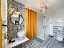 PRESTIGIOUS 10-ROOM PROPERTY NEAR LA ROCHELLE