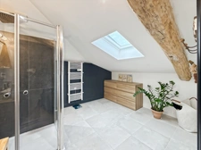 PRESTIGIOUS 10-ROOM PROPERTY NEAR LA ROCHELLE