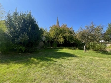 Terrain constructible de 1078 m² à vendre au cœur de Bourgneuf