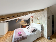 PRESTIGIOUS 10-ROOM PROPERTY NEAR LA ROCHELLE