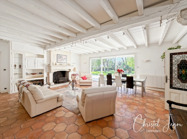 Maison à vendre 8 pièces proche de LA ROCHELLE (17)