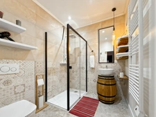 PRESTIGIOUS 10-ROOM PROPERTY NEAR LA ROCHELLE