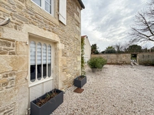 PRESTIGIOUS 10-ROOM PROPERTY NEAR LA ROCHELLE