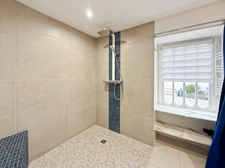 PRESTIGIOUS 10-ROOM PROPERTY NEAR LA ROCHELLE