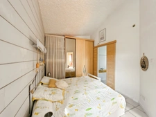 MAISON ATYPIQUE DE 80 M² SUR PLUS DE 1 000 M² DE TERRAIN