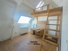 Fermette rénovée de 275 m² habitables sur 2790 m² de terrain – 399 000 € HAI