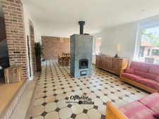 Fermette rénovée de 275 m² habitables sur 2790 m² de terrain – 399 000 € HAI