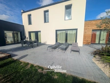 ## MAISON CONTEMPORAINE 2025 – ENV. 250 M² – 5 CHAMBRES – TERRAIN 2 663 M² – AIRE-SUR-LA-LYS