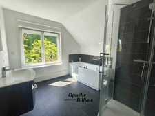 Fermette rénovée de 275 m² habitables sur 2790 m² de terrain – 399 000 € HAI