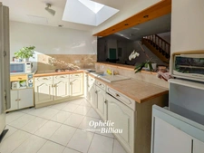 ### ISBERGUES – Maison 81 m² – Jardinet, box et stationnement