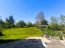 Fermette rénovée de 275 m² habitables sur 2790 m² de terrain – 399 000 € HAI