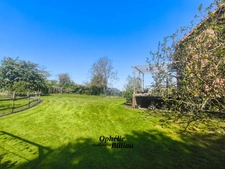 Fermette rénovée de 275 m² habitables sur 2790 m² de terrain – 399 000 € HAI
