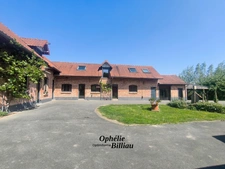 Fermette rénovée de 275 m² habitables sur 2790 m² de terrain – 399 000 € HAI