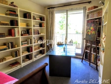 Appartement 92m2 - T4 - 2 chambres - Balcon - Cave - Box - Proche centre-ville et gare RER D 
