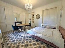 Maison Bourgeoise rénovée de 221 m² à Crespin – Cachet, volumes et jardin clos